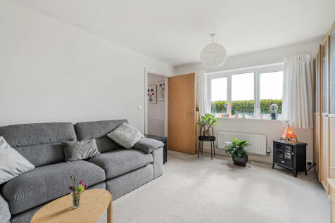 26 Sitting Room.JPG