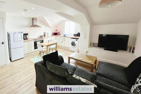 Living Room / Kitchen