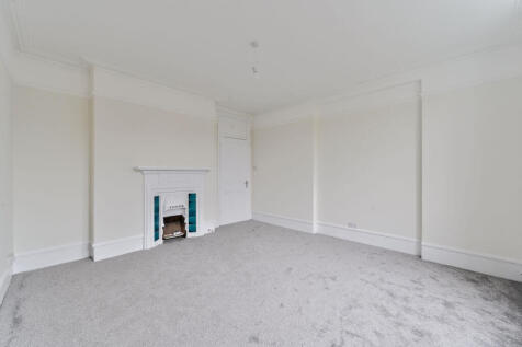 4 Bedroom Flat in SW15 2QH