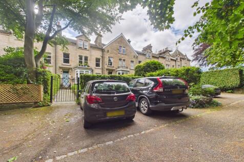 Parking to the front.