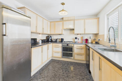 CAM04968G0-PR0050-STILL019