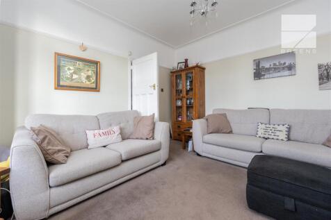 252 Hale End Road_0053.jpg