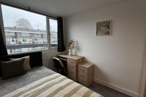 4 Bedroom House in DE1 3PU
