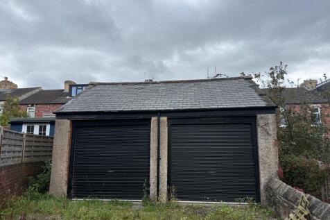 DOUBLE DETACHED GARAGE