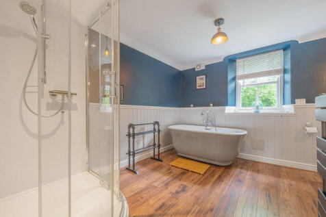 Bedroom Two En-su...