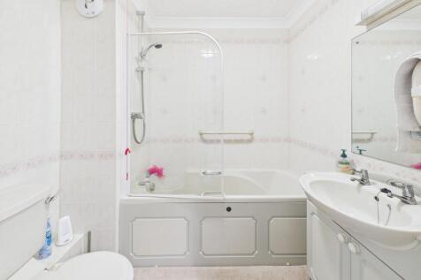 CAM02545G0-PR0500-STILL001