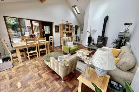 Family/Dining Room
