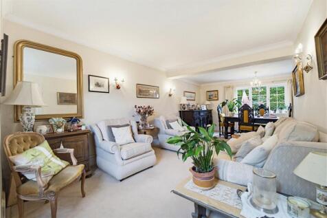 28 Hounslow Road living room.jpg