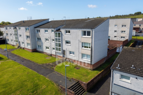 Maybole Road, Port Glasgow two bedroom top floor a