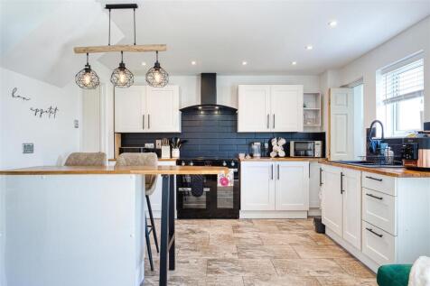 Kitchen 1.jpeg