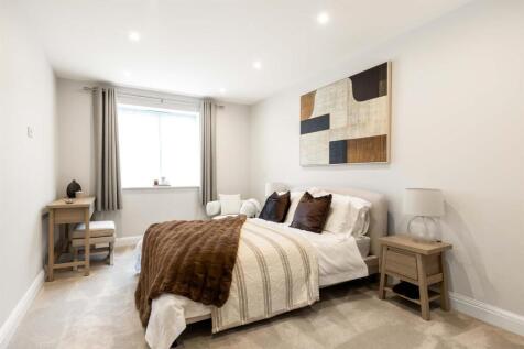 3 McLaren Court, 1 Cobham Road, KT22 9AU-3.jpg