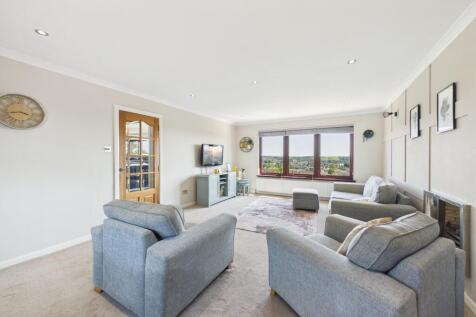 Lounge Angle 1
