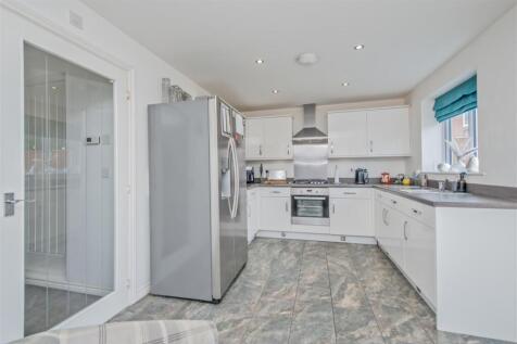 Fitted Breakfast Kitchen: