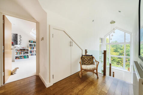 1331450-27-689c95...