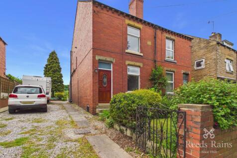 Charming two-bedroom home in a semi-rural setting with characterful red-brick exterior Bright, spacious kitchen with modern fittings and feature fireplace. Two well-proportioned bedrooms and a contemp