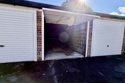 Garage with Power