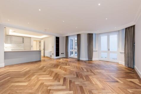 A newly refurbished three bedroom apartment located on Sloane Gardens