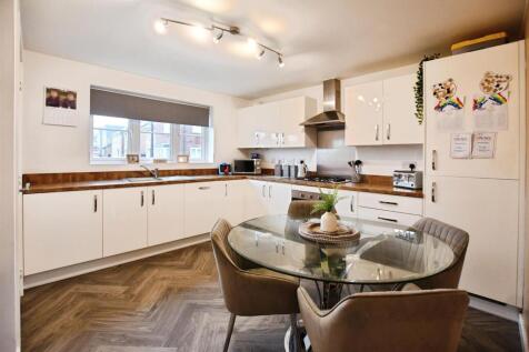 Fitted Dining Kitchen