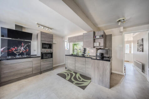 1318790-8-686d721...