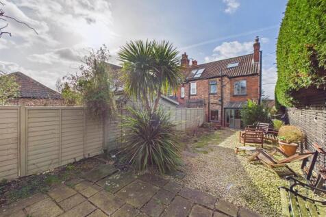 CAM03997G0-PR0148-STILL015.jpg