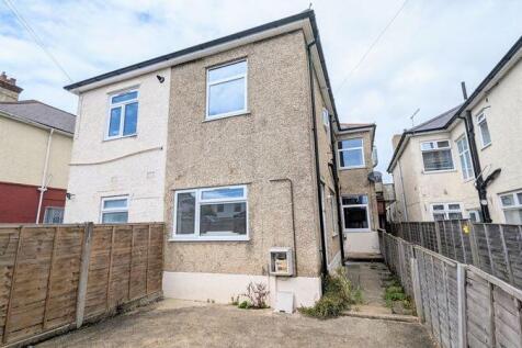 4 Bedroom Flat in BH7 6BE