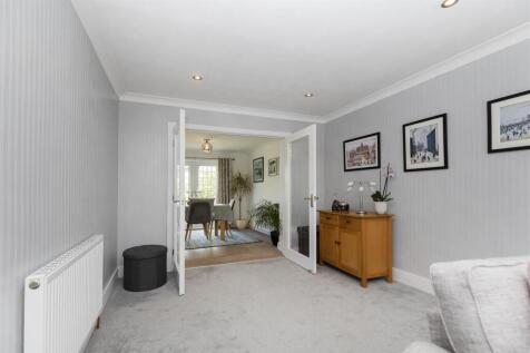 Bramleys Estate Agents - Gernhill Avenue - Fixby (