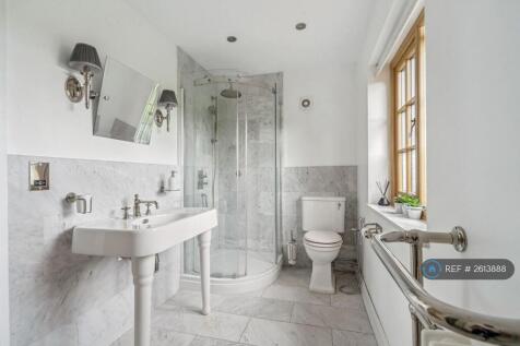 Jack &amp; Jill Bathroom