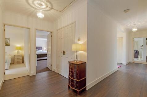 Spacious Entrance Hall