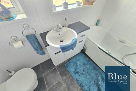 Family Bathroom Suite 