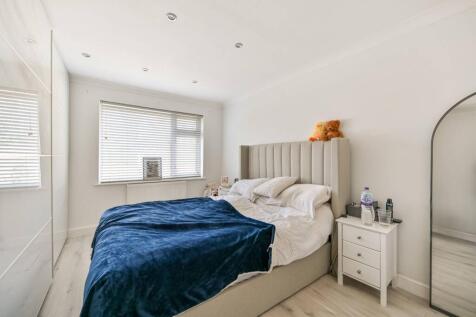 2 bed, 1 bath Maisonette in London - Photo 6
