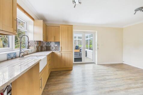 4. CAM04922G0-PR0096-STILL012