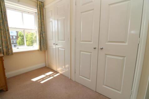 Walk-in dressing room.JPG