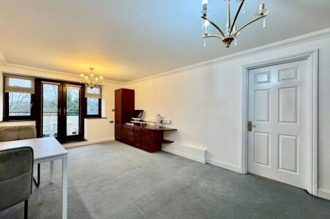 Lounge/dining area