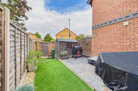 CAM03852G0-PR0429-STILL021