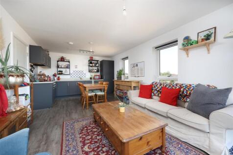 48 Flatts Close 12.JPG