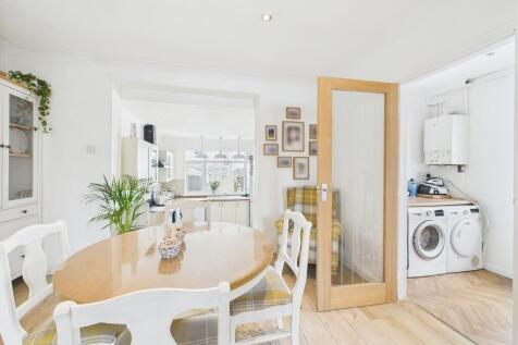 CAM02089G0-PR0546...