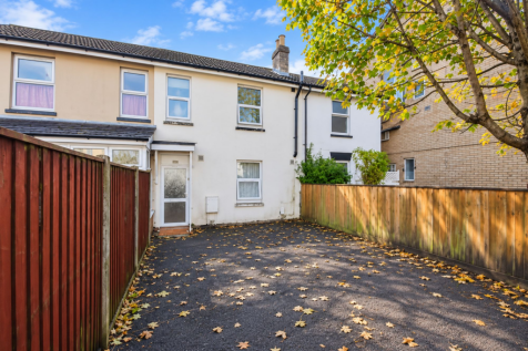 5 Bedroom Terraced in BH8 8AY