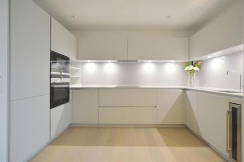 Modern two-bedroom, two-bath apartment in Brandon House, SE1. Features balcony, concierge, open-plan living, high-spec kitchen, and great transport links near Borough Market and London Bridge.