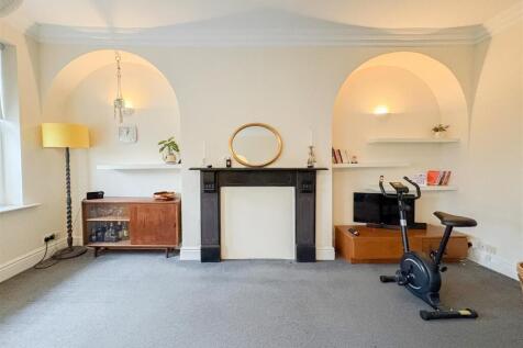 Kitchen / Living Room