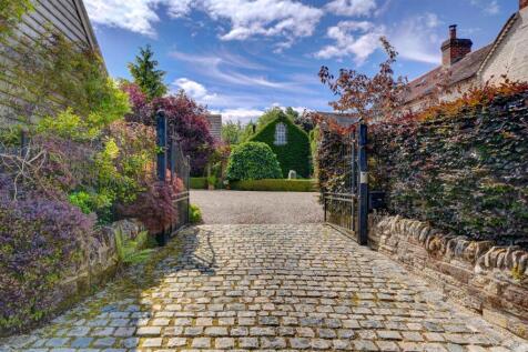 Perrymill House (8).jpg