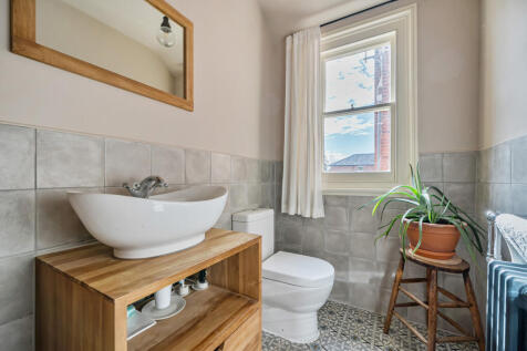 1358700-5-68d26ac...