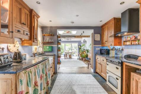 Kitchen c.jpg