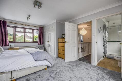 1 Conifer Drive, Hambrook-PorticoMarketing-Nexa-10