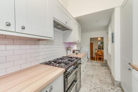 LOUNGE, KITCHEN AND DINER