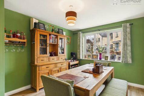 EWEMOVE SOUTH MOLTON - 42 BEECH GROVE