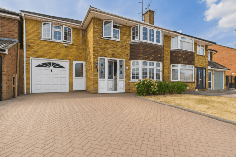 4 bed semi-detached house for sale Caldbeck Drive
