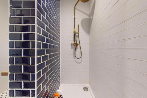 Shower room - For Sale - E14