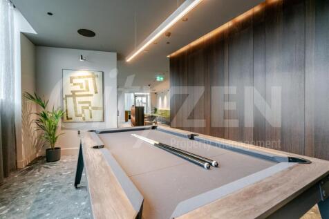 RESIDENTS&#39; POOL TABLE