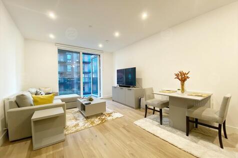 ZUKER PROPERTY is delighted to present this well-presented one-bedroom apartment at Snow Hill Wharf, a sought-after residential development in the heart of Birmingham. Residents benefit from excellent