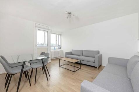 This large two bedroom purpose built apartment over the 8th floor with a lift, with spectacular views over London is perfect for the every day commuter.